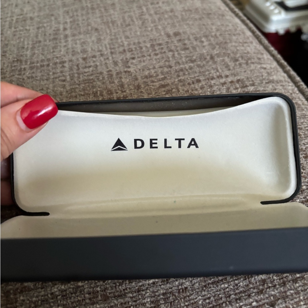 Delta Sunglasses with case